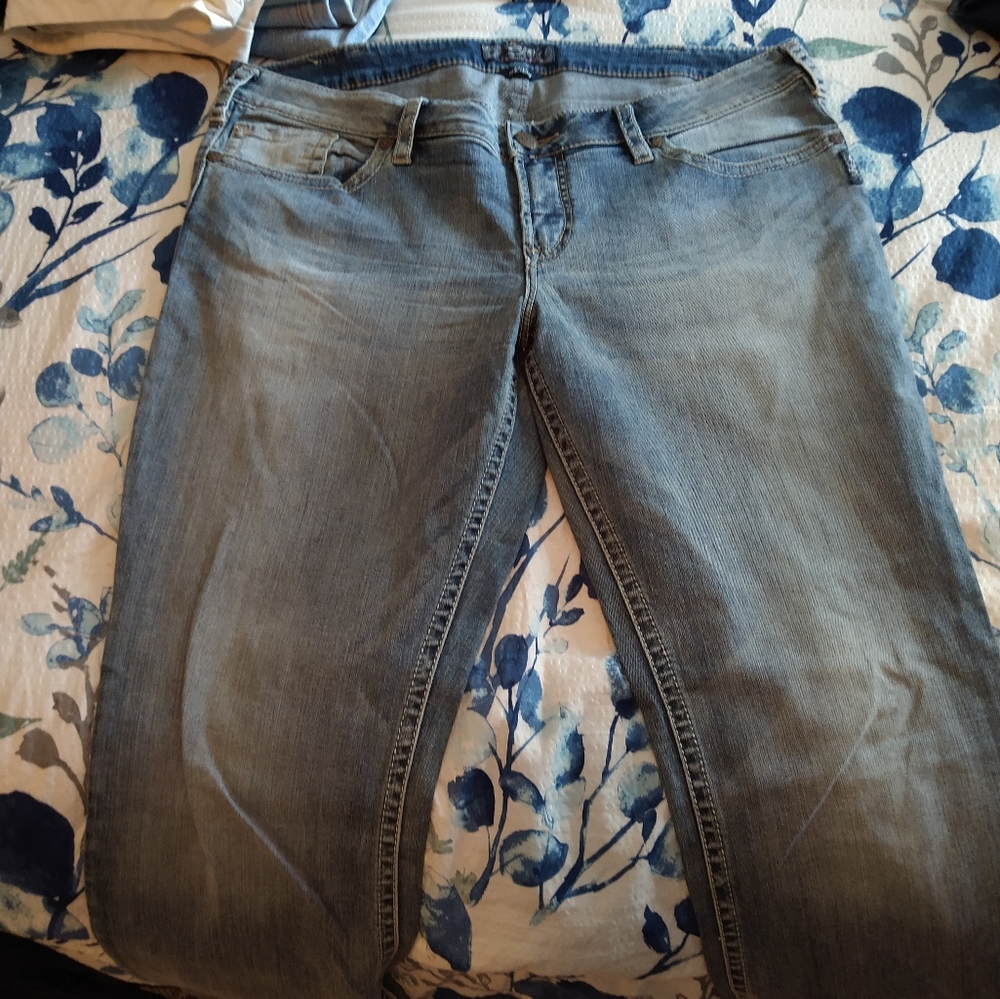 New never worn Silver Jeans size 18/33